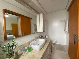 Image 12 - 893353
