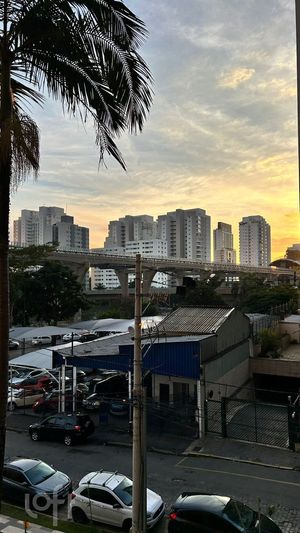 Image 6 - 893357