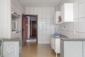 Image 9 - 893379