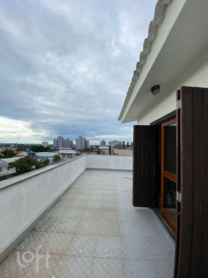 Image 12 - 893385