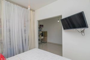 Image 9 - 893396