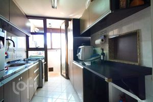Image 10 - 893411