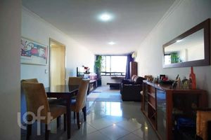 Image 3 - 893411