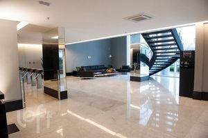 Image 11 - 893446