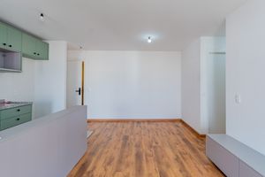 Image 9 - 893455