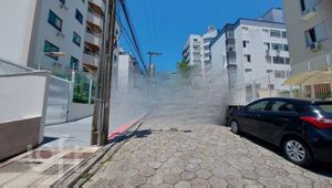 Image 22 - 893468