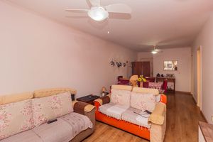 Image 8 - 893495