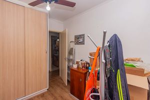 Image 13 - 893495