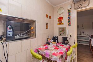 Image 30 - 893495