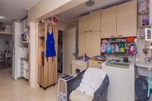 Image 34 - 893495