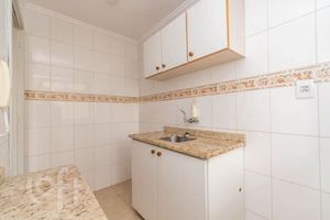 Image 4 - 893534