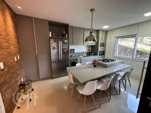 Image 3 - 893547