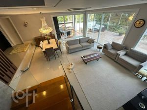 Image 8 - 893547