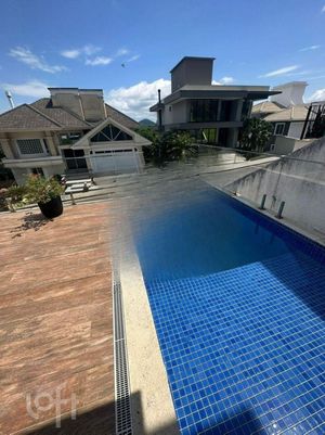 Image 10 - 893547