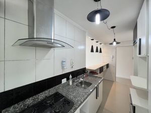 Image 6 - 893584