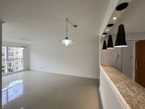 Image 1 - 893584