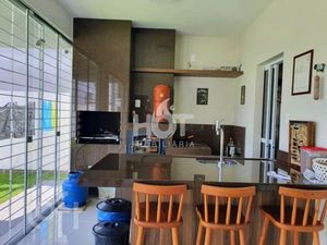 Image 26 - 893585
