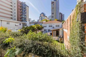 Image 6 - 893590