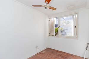 Image 21 - 893590