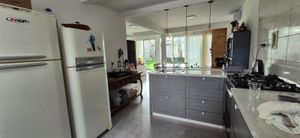 Image 32 - 893593
