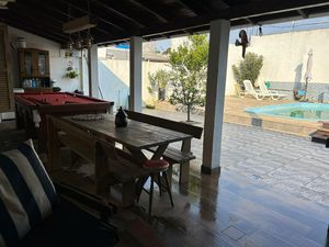 Image 5 - 893606