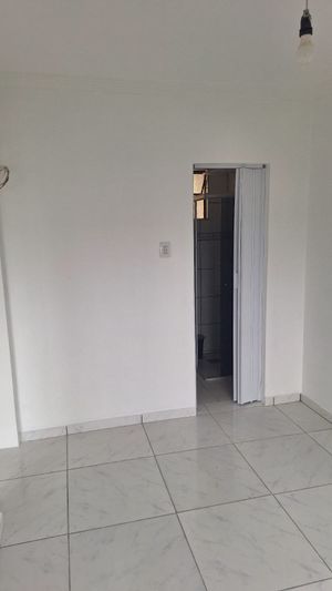 Image 9 - 893614