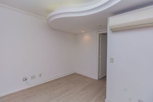 Image 6 - 893616