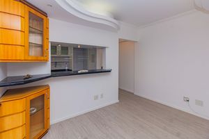 Image 7 - 893616