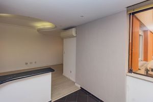 Image 8 - 893616