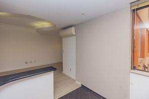 Image 10 - 893616