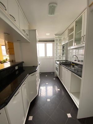 Image 8 - 893616