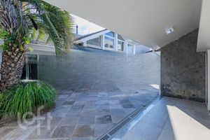 Image 25 - 893651