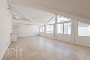 Image 31 - 893651