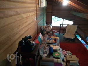 Image 13 - 893655