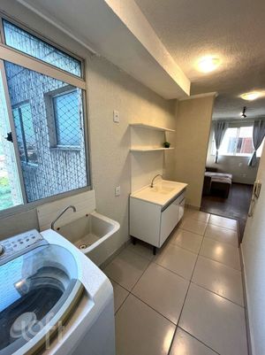 Image 4 - 893656