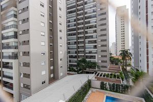 Image 15 - 893657