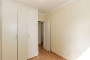 Image 21 - 893657