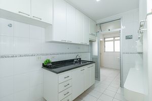Image 28 - 893657