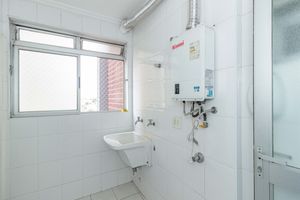 Image 33 - 893657