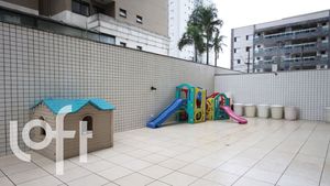 Image 7 - 893657