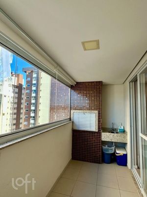 Image 19 - 893660