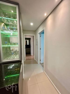 Image 18 - 893660