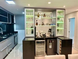 Image 6 - 893660