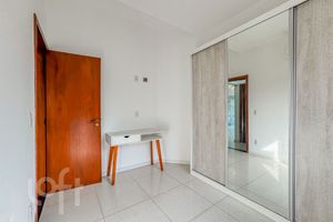 Image 10 - 893666