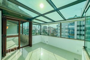 Image 25 - 893666