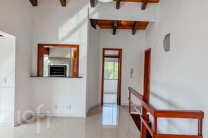 Image 30 - 893666