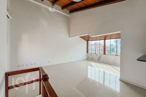 Image 31 - 893666