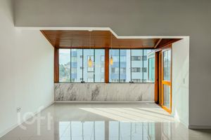 Image 29 - 893666
