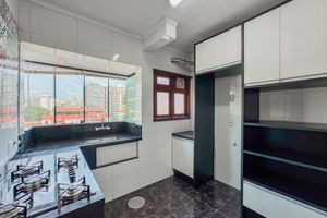 Image 32 - 893666