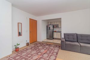 Image 1 - 893671